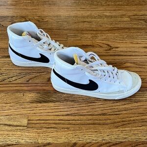 Nike Blazers Mid women’s size 8